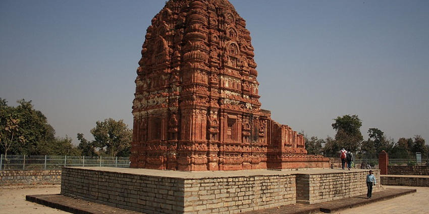 Image of Laxman temple and old sites in Chhattisgarh with historical significance