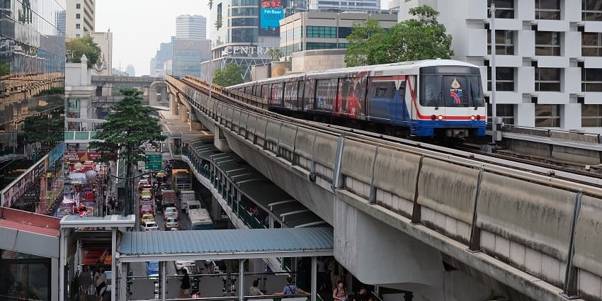 Image of Skytrain arriving to Chit Lom Station, Bangkok - Use public transport to avoid congestion