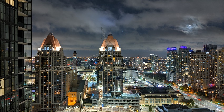 View from top of city Mississauga - Carry suitable clothes when visiting Mississauga