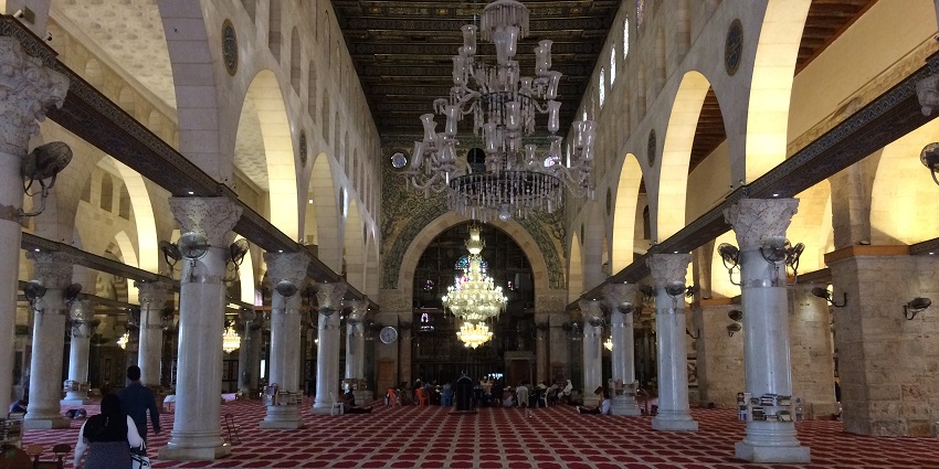 When visiting Al-Aqsa Mosque follow the photography guidelines