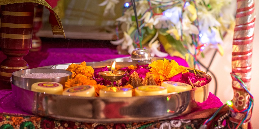 A pooja thali at Shri Tadkeshwar Dham Mandir