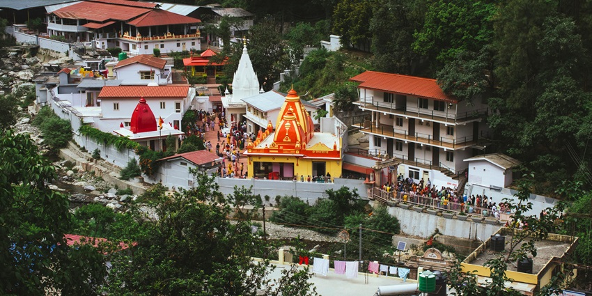 Following is the list of factors you should consider on your trip to Nainital amidst the foothills of the Himalayas.
