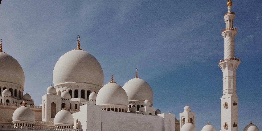 When visiting the Makkah Museum, Saudi Arabia also explores the nearby places.