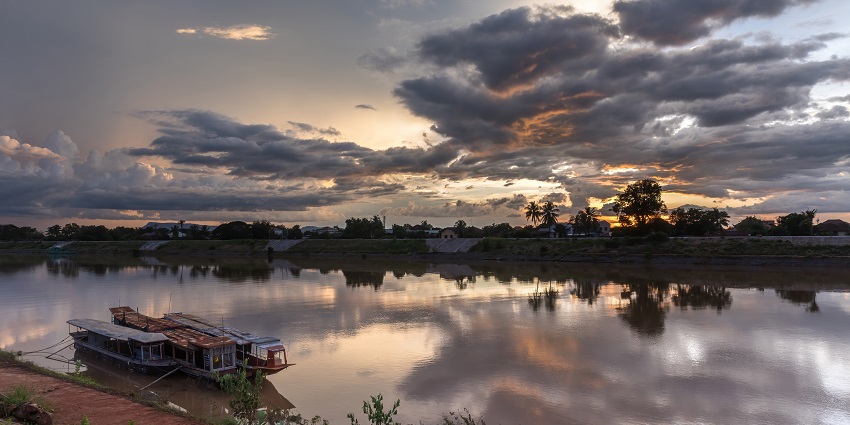 Pakse is one of the most amazing places to witness amazing views of pristine waterfalls.