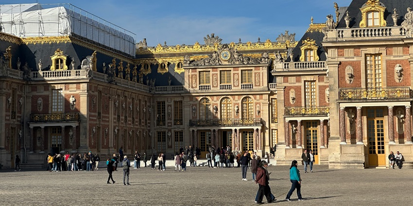 Palace Of Versailles, a UNESCO World Heritage Site renowned for its opulent architecture.