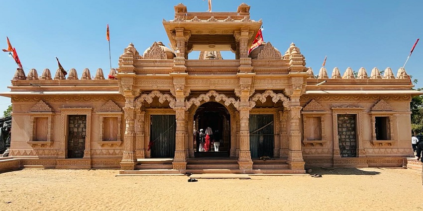 seek blessing from lord hanuman at panki hanuman mandir