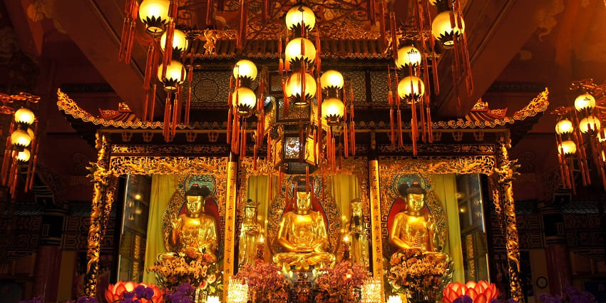 Visit monastery during the prayer sessions or festival, and take part in the Buddhist ceremonies.