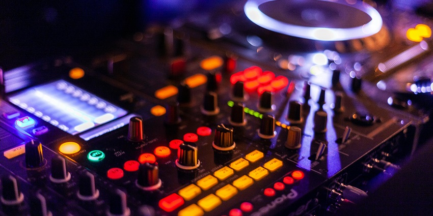 The iconic underground venue offers the best nightlife in Tel Aviv, which is well known for indie performances.