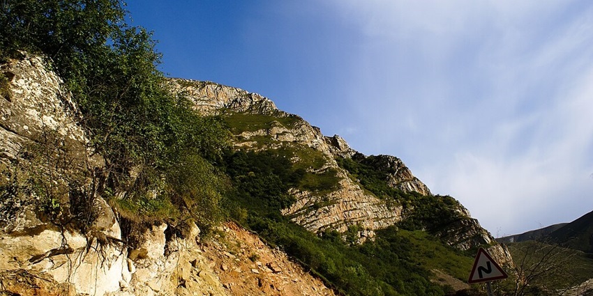 Path to the oldest mountain village offering stunning views and unique cultural experiences.