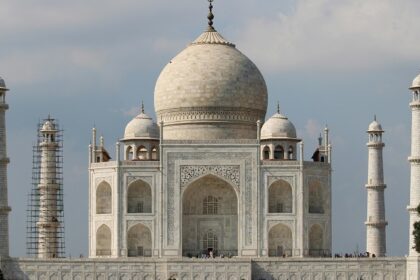 An enchanting view of the Taj Mahal.