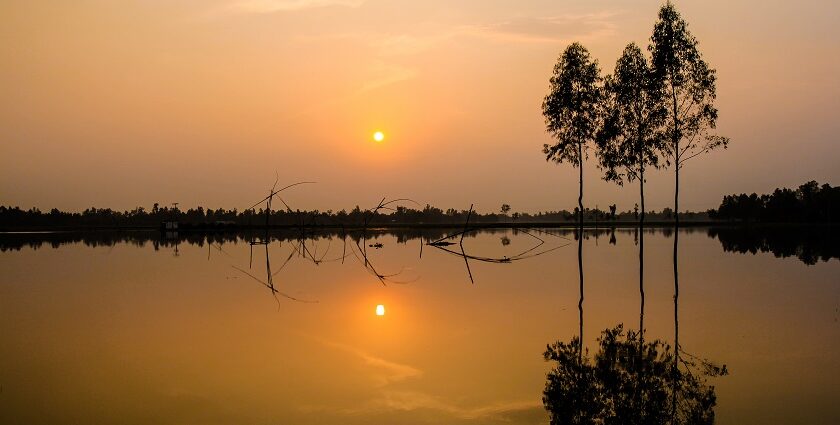 Explore places to visit in Bangladesh with scenic landscapes, and history.