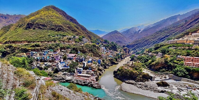 experience the beauty and spirituality of these places to visit in Devprayag