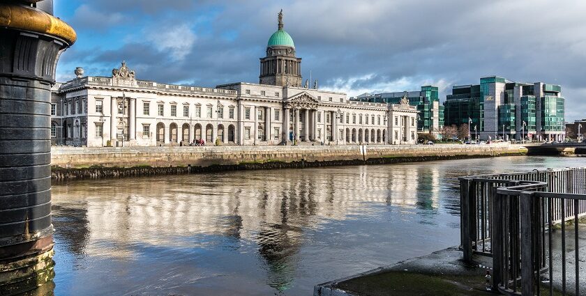 A view of the Custom House, a spectacular view to vouch for.