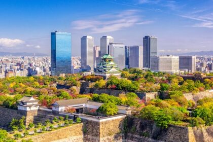 Explore the famous places to visit in Osaka offering a blend of tradition and modernity.