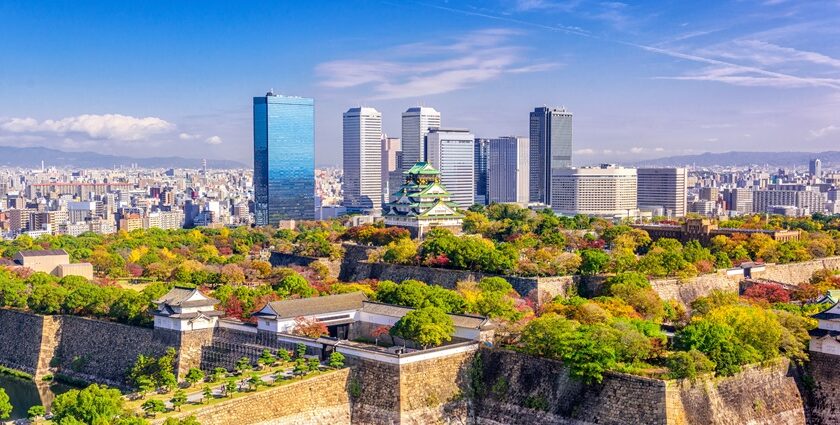 Explore the famous places to visit in Osaka offering a blend of tradition and modernity.