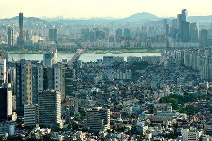 Discover places to visit in Seoul, the blend of tradition, modernity, and culture.