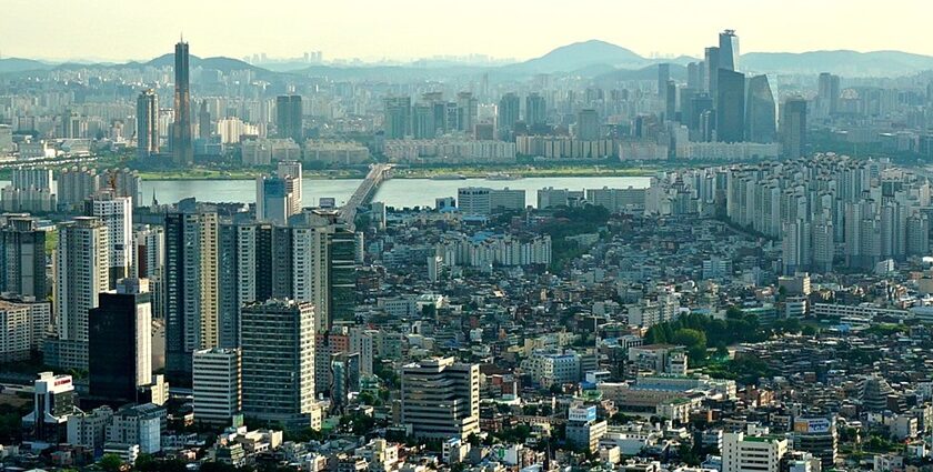 Discover places to visit in Seoul, the blend of tradition, modernity, and culture.