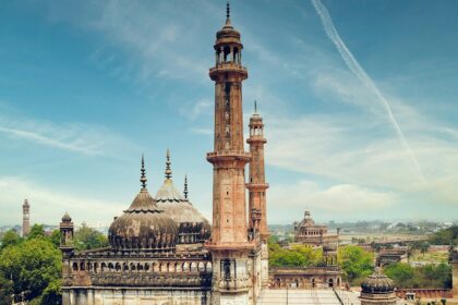 bara imambara in lucknow is an iconic structure showcasing the supreme skills of indian architecture