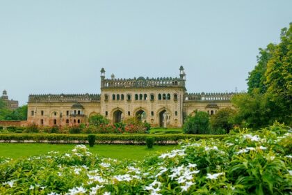 Explore more about Uttar Pradesh with the places to visit near Lucknow within 200 km.