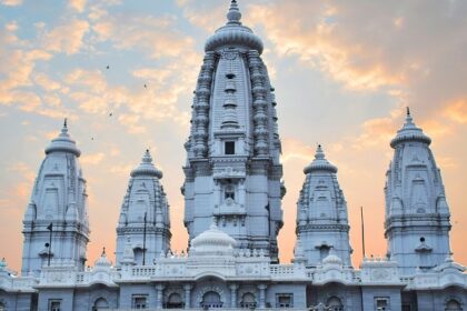 jugilal kamlaptai temple at kanpur is amongst the temples with stunning architecture