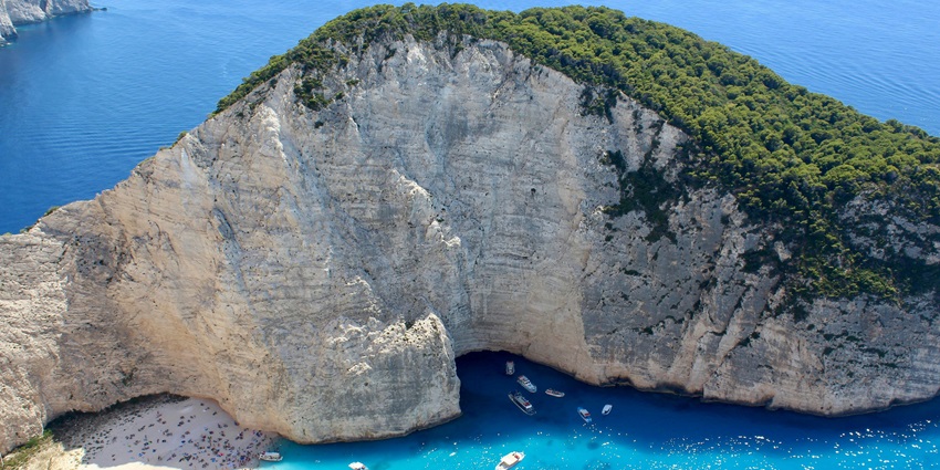 Porto Timoni Beach has various adventurous activities.