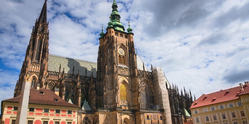 A picture of a romantic evening at Prague Castle for Valentine's Day in Czech Republic.