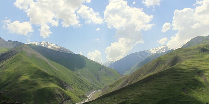 Quba is a scenic town, surrounded by forests, mountains, and lush greenery.