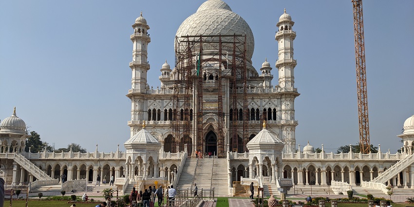 The holy Samadh of Param Purush Puran Dhani Soami Maharaj in Agra.
