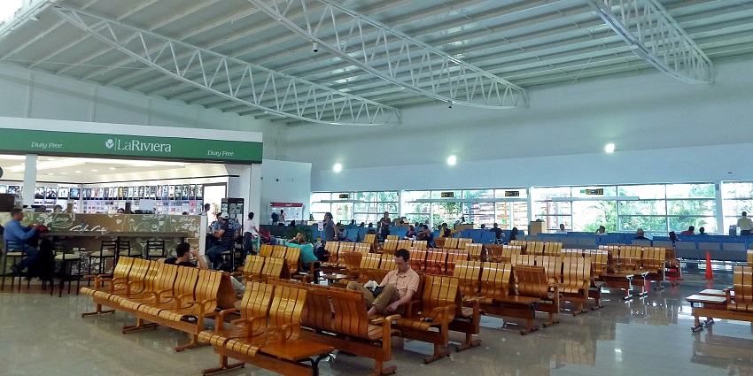 The comfortable seating arrangement in one of the airports in Colombia.