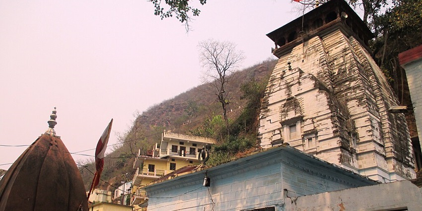 Picturesque view of Raghunathji Temple, Devprayag one of the best places