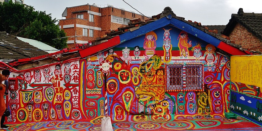 Rainbow village is one of the best places to visit in Taiwan in January where you can view the myriads of colours and art.