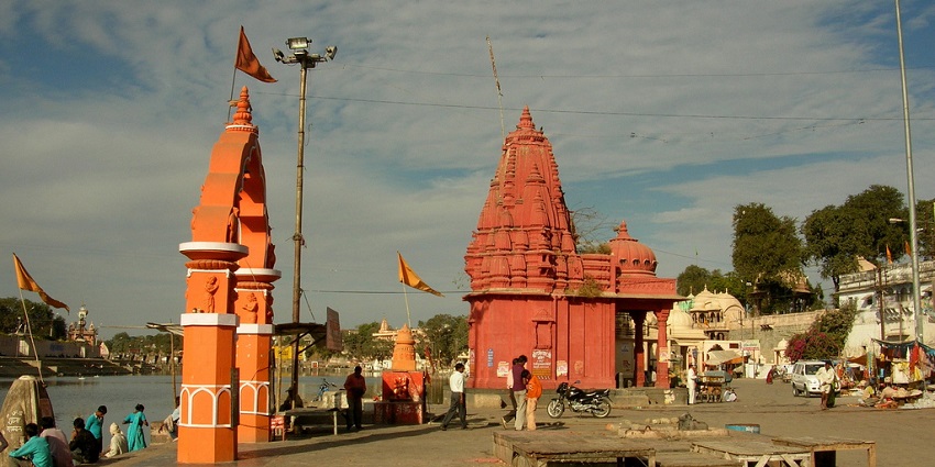 Red sandstone temple at Ram Ghat, as shown in the Ujjain travel guide
