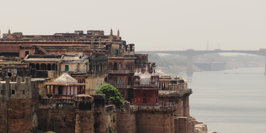 Picturesque view of Ramnagar fort near body of of water with scenic views