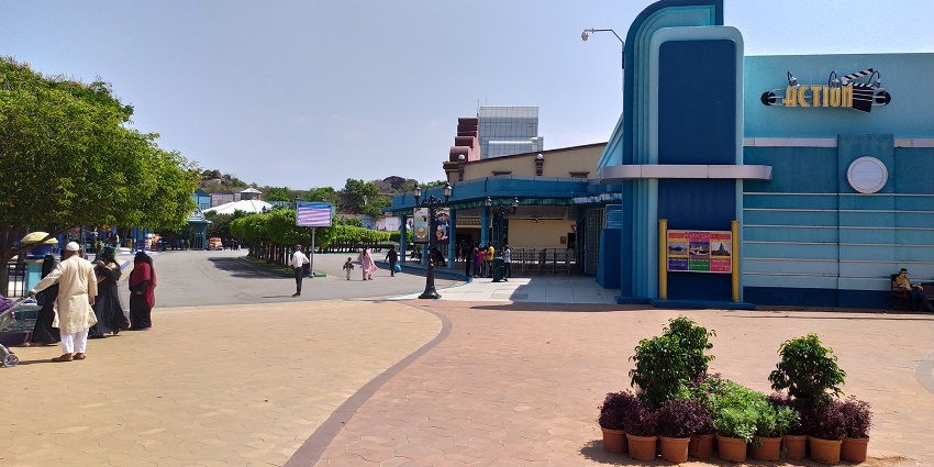 World’s largest film studio offering tours and attractions, featured in Hyderabad travel guide.
