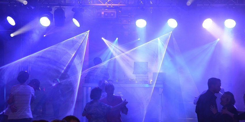 Discover the sophisticated side of Brazil nightlife at Cafe de la Musique