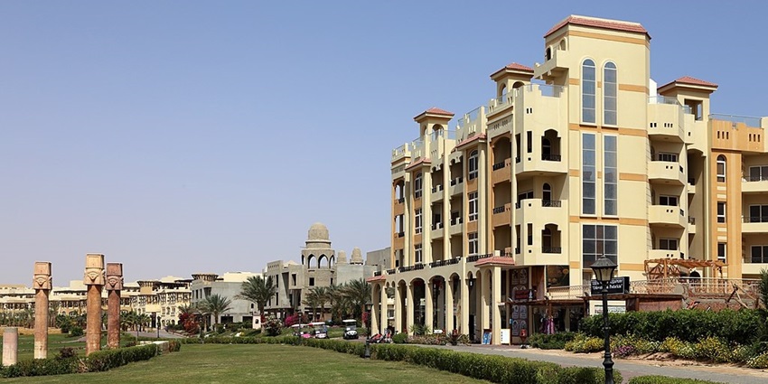 Exotic resorts lined by the Red Sea beach in Sahl Hasheesh, referring to one of the best things to do in Hurghada.
