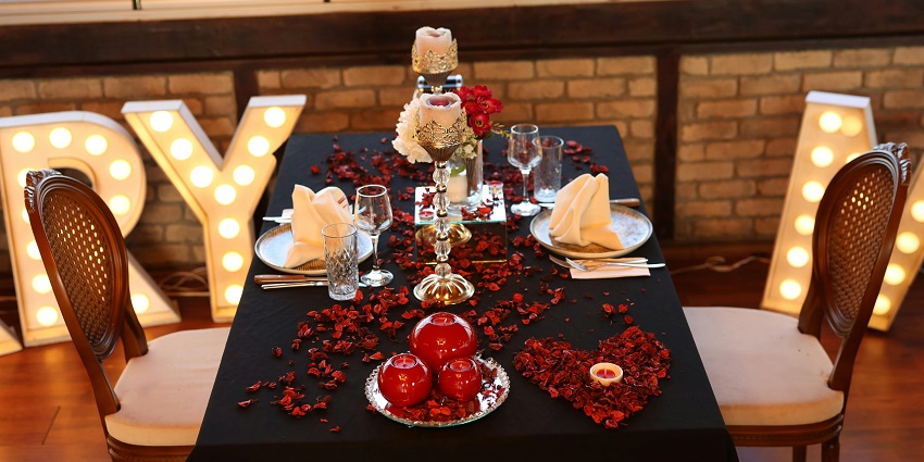 Valentine's Day in Israel with great food and ambiance.