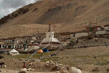 find the eternal peace and stunning vistas of nature at Rongbuk Monastery