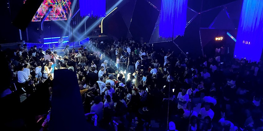 Roxy Club’s lively dance floor with vibrant lights and beats in Prague.