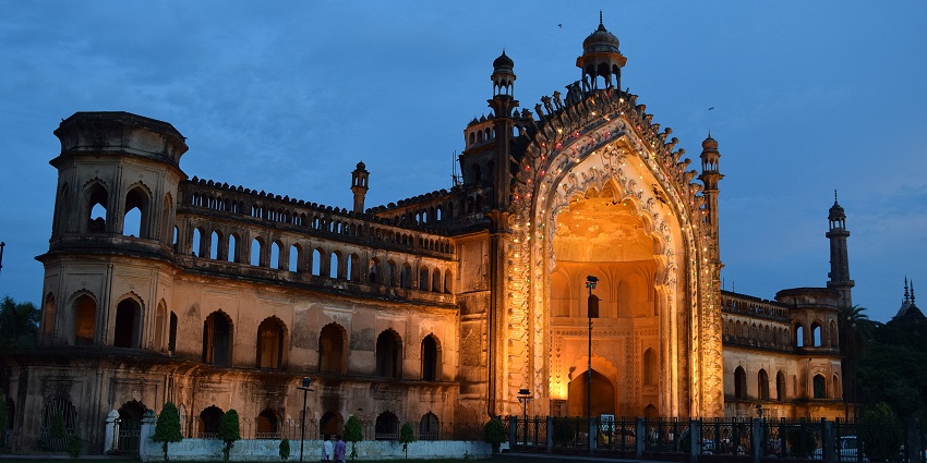 witness the illuminated beauty of rumi darwaza at night