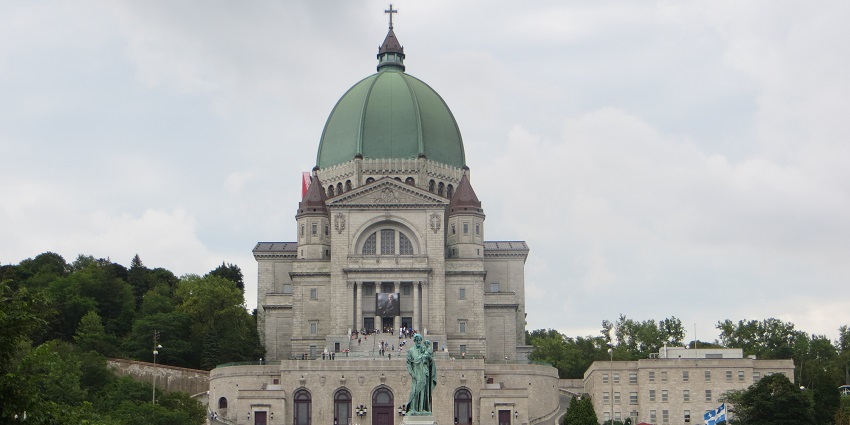 An image of Saint Joseph's Oratory of Mount Royal.