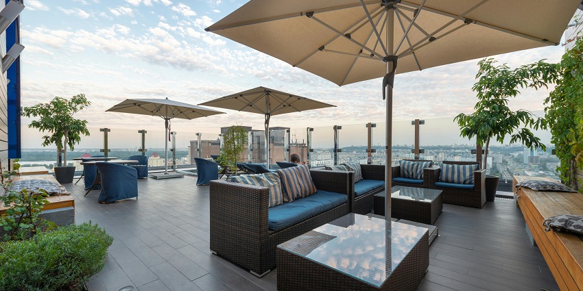 Riyadh nightlife at the rooftop lounge offers stunning views and a relaxing ambiance.