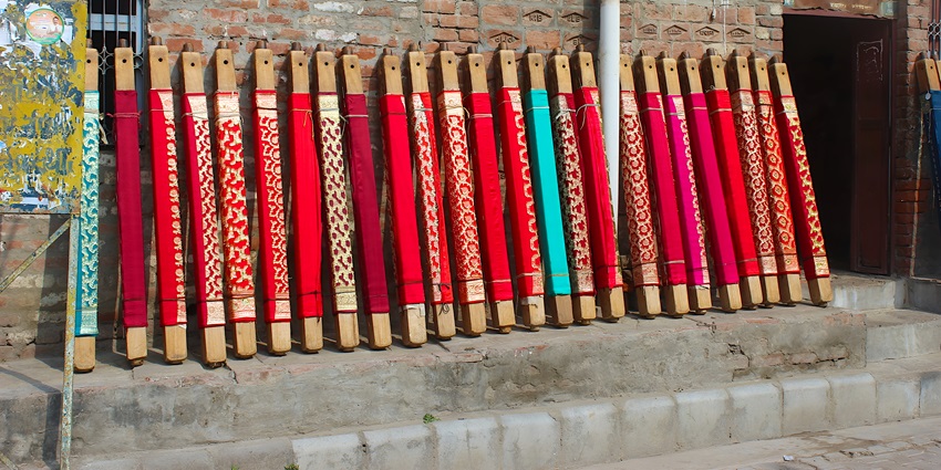 An image of Sarai Mohana is one of the best places to visit in Varanasi at night