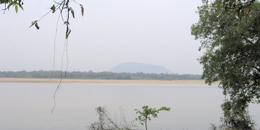 A beautiful view of the lake in the Satabdi Park.