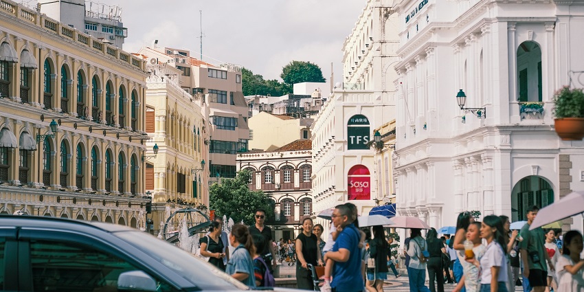Senado Square is a marvellous place to visit in Macau for every traveller on your trip.