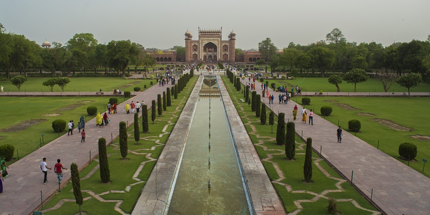 Spend a good time with your outing at Shah Jahan park.