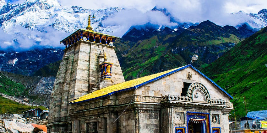 Shri Kedarnath Jyotirlinga Temple happens to be one of the revered pilgrimage sites for Hindus.