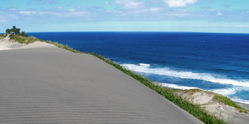 Sigatoka Sand Dunes National Park’s border is shown located alongside the ocean body