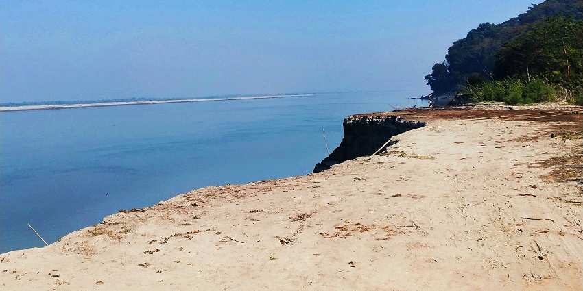 Relax by the Brahmaputra – Silghat Riverside, your peaceful retreat in Jharkhand.