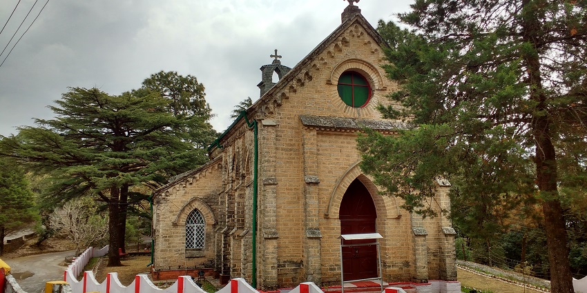 The beautiful St Mary’s church standing tall till date near the Tarakeshwar Temple